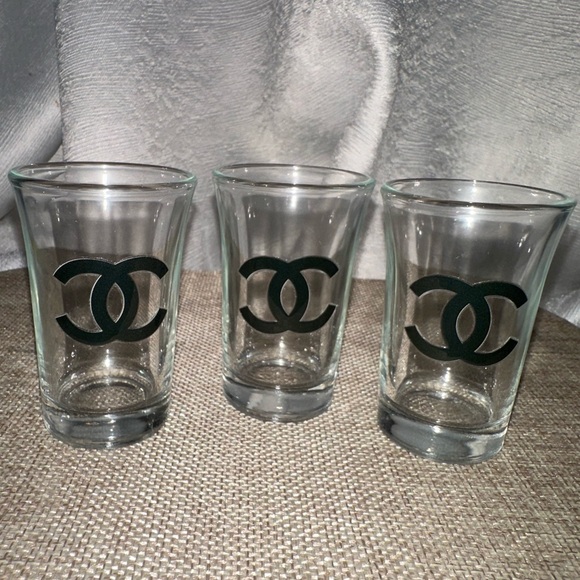 Chic Black Logo Shot Glass Set - Picture 2 of 5